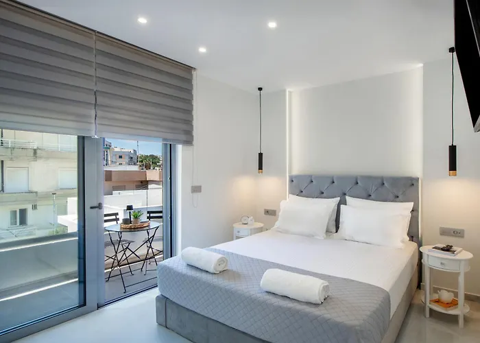 Rhodes Center Luxury Apartment