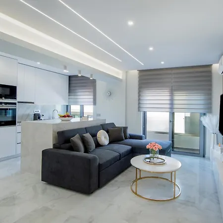 Rhodes Center Luxury *