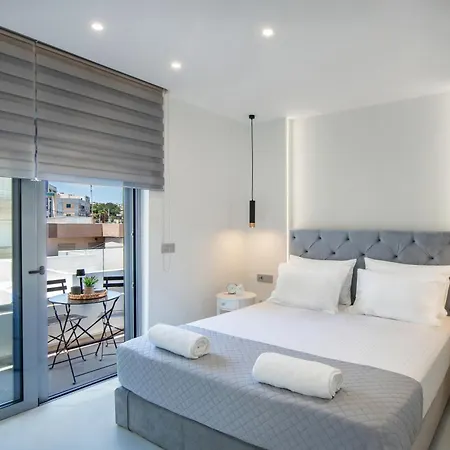 Rhodes Center Luxury Apartment