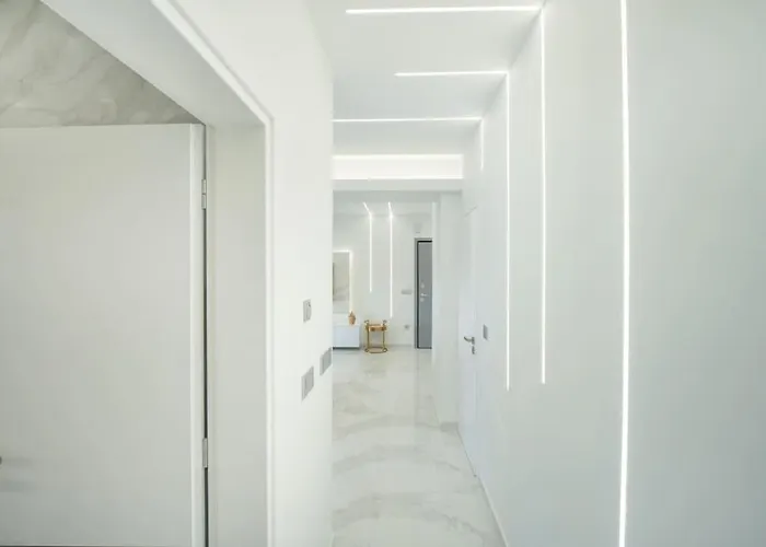 Rhodes Center Luxury *