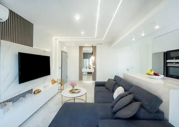 Rhodes Center Luxury